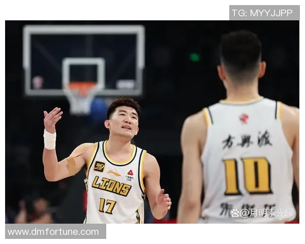 CBA精彩回放山东队对阵福建队的激烈比赛全程录像分析