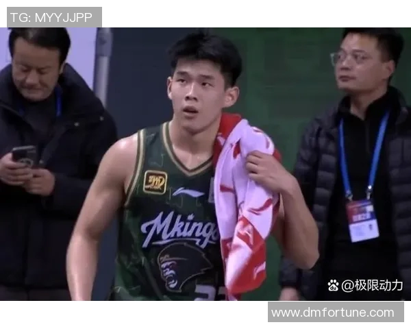 南京同曦与天津男篮激战正酣谁能在赛场上笑到最后